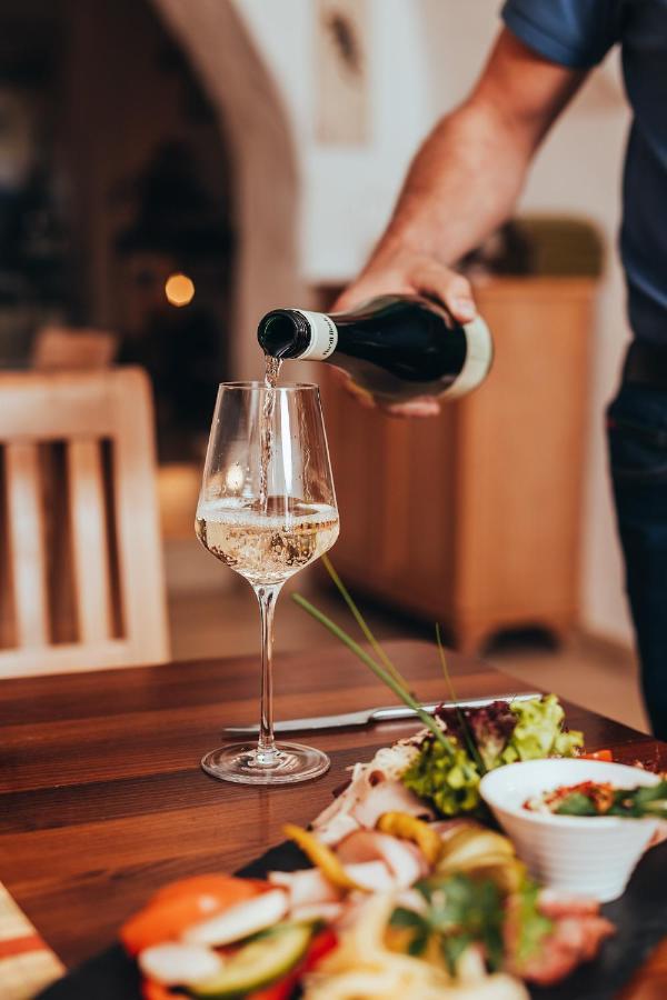 ホテル Weingut Ferdl Denk ヴァイセンキルヒェン・イン・デア・ヴァッハウ エクステリア 写真